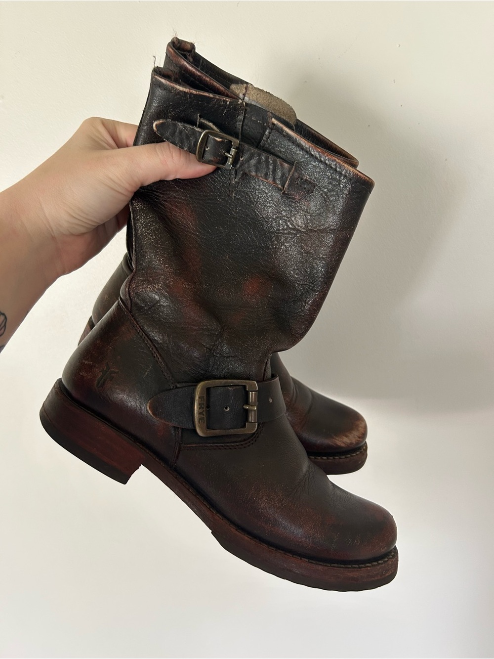 Frye Veronica Short - Dark Brown Size 6